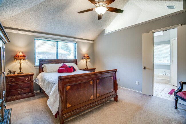 Building Photo - 1511 Quail Run Dr