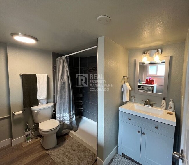 Building Photo - 108 Walnut St