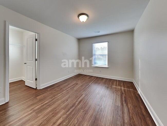 Building Photo - 308 Bering Ln