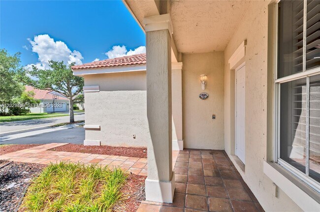 Building Photo - 889 Sand Creek Cir