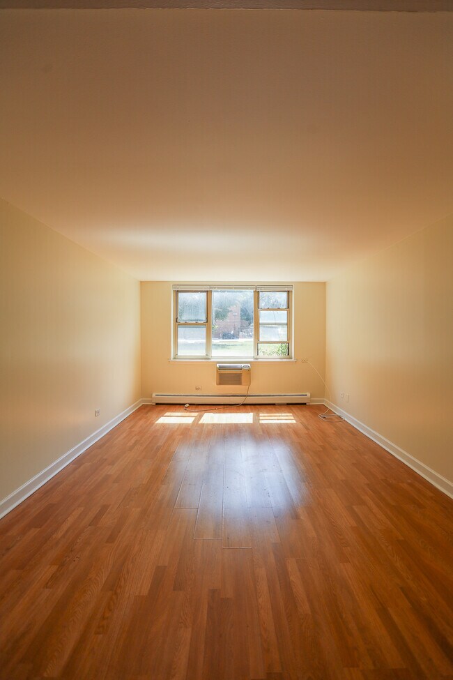 Building Photo - 1775 W Highland Ave