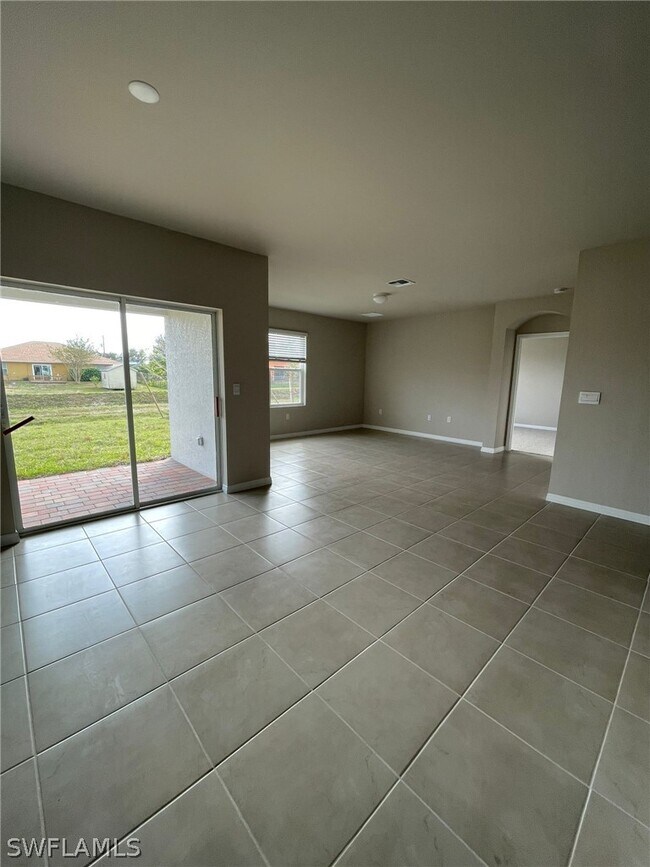 Building Photo - 5215 Butte St