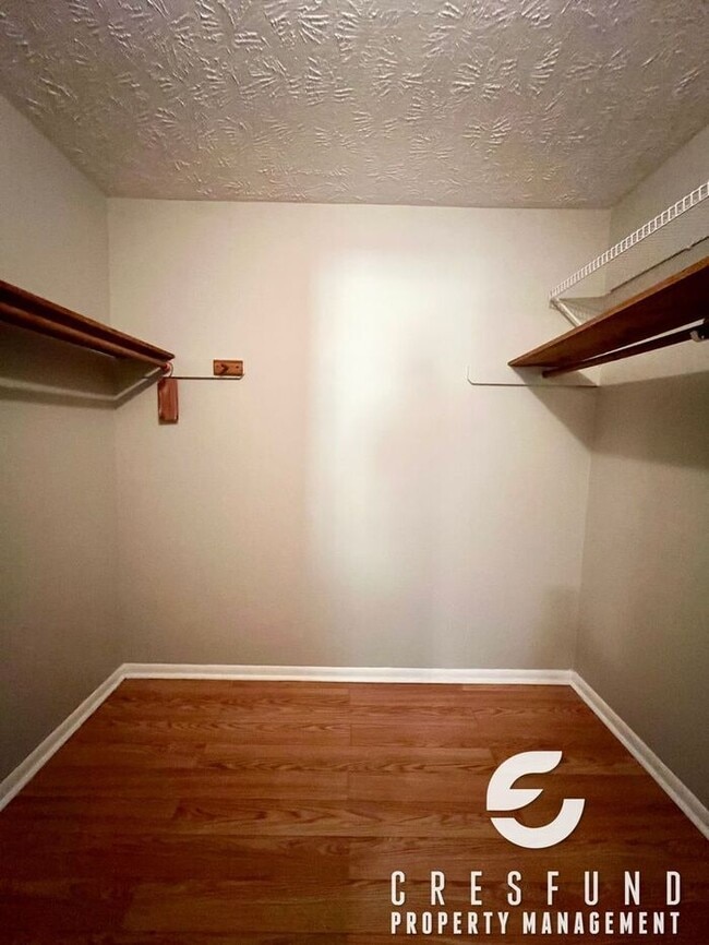 Building Photo - 3Br 2BAth Close to Fort Bragg with Large F...