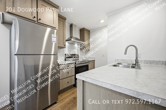 Building Photo - 201 Dogwood Path Ln