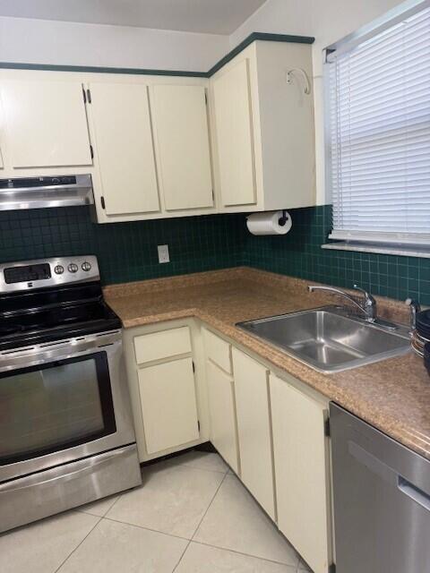 Building Photo - 21911 Lake Forest Cir