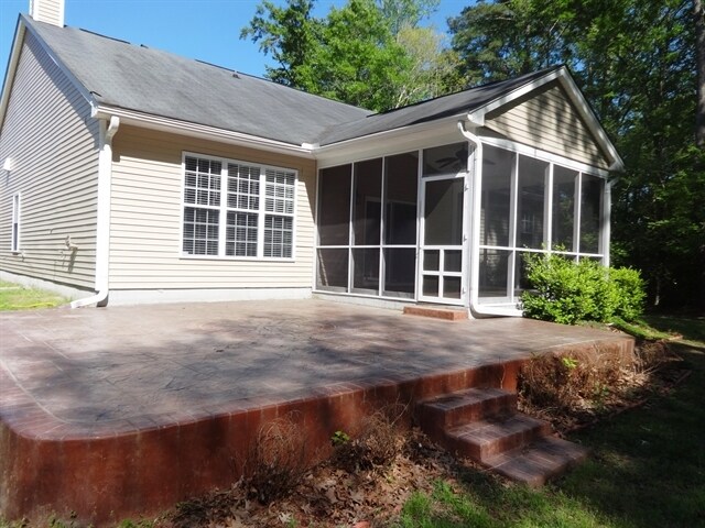 Building Photo - 113 Sumpter Hill Dr