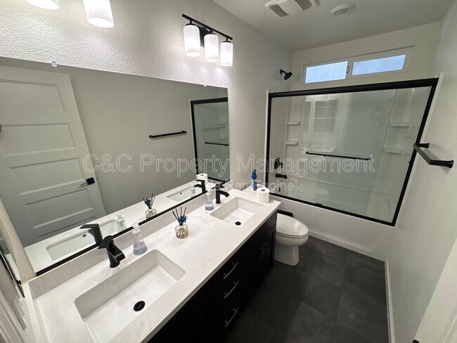 Building Photo - 10834 Albano Ln