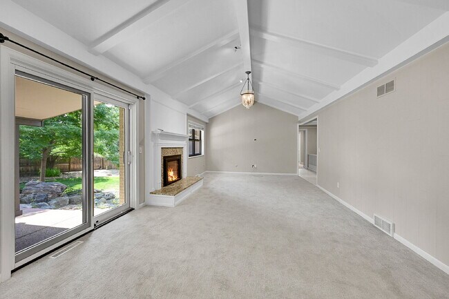 Building Photo - $6,850.00 - 5 Bedrooms, 3.5 Bathrooms, Sin...