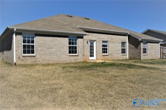 Building Photo - 114 Bellevue Dr