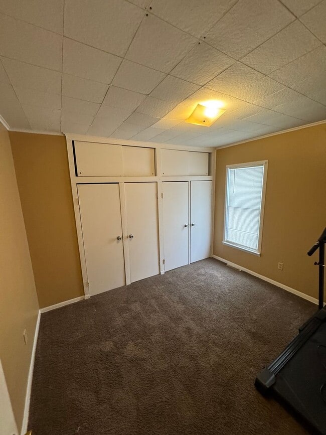 Building Photo - 2401 Lowell Ave