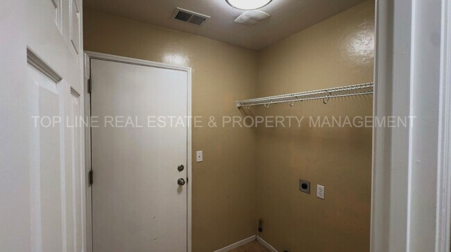 Building Photo - Beautiful home for rent in NW Visalia