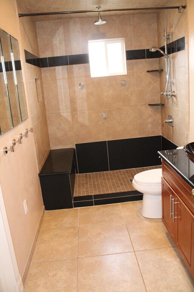 Building Photo - **COMING SOON!!! ** Gated Three Bedroom, 1 Bathroom House in Bay Point