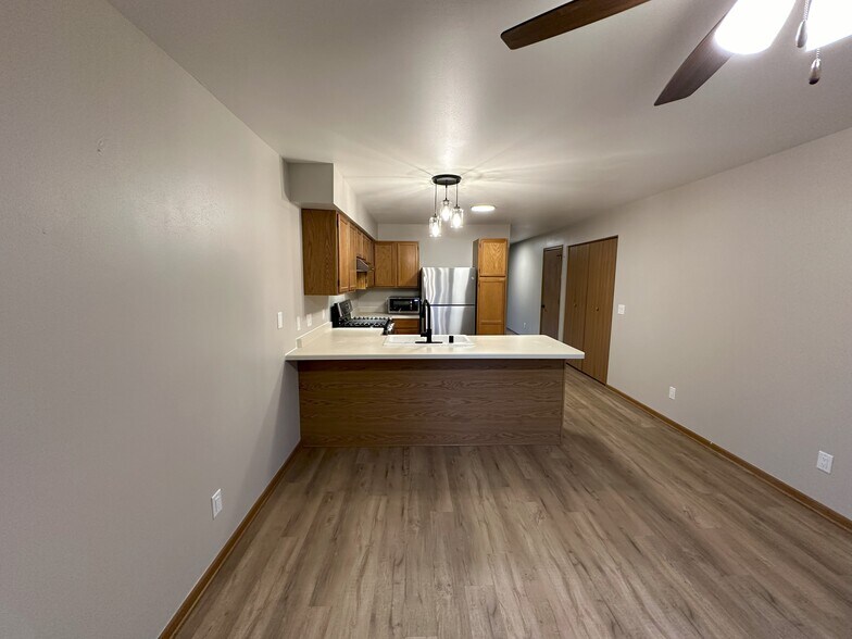 Building Photo - 2046 Cliff Alex Ct S