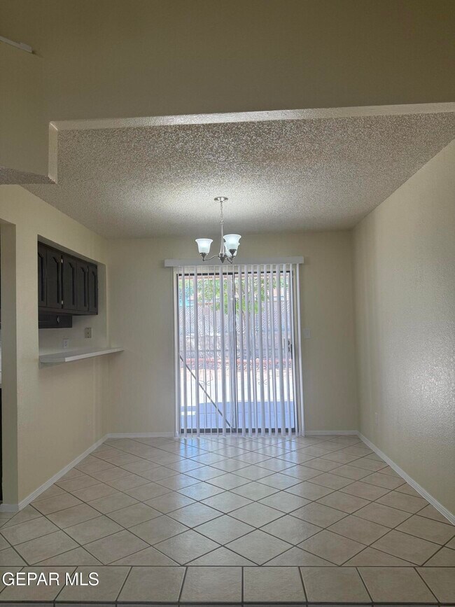 Building Photo - 12000 Ivory Gate Way