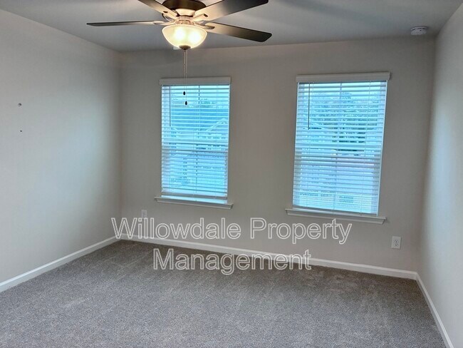 Building Photo - 179 Pinkie Ln