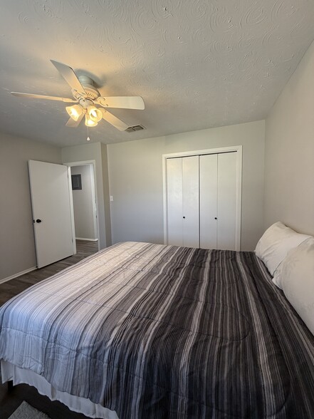 bedroom 2 closet - 2604 N Austin Ave