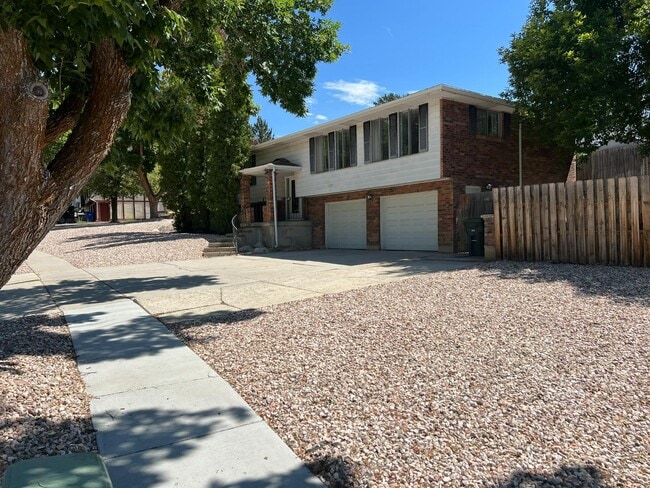 Building Photo - 1597 Navajo Dr