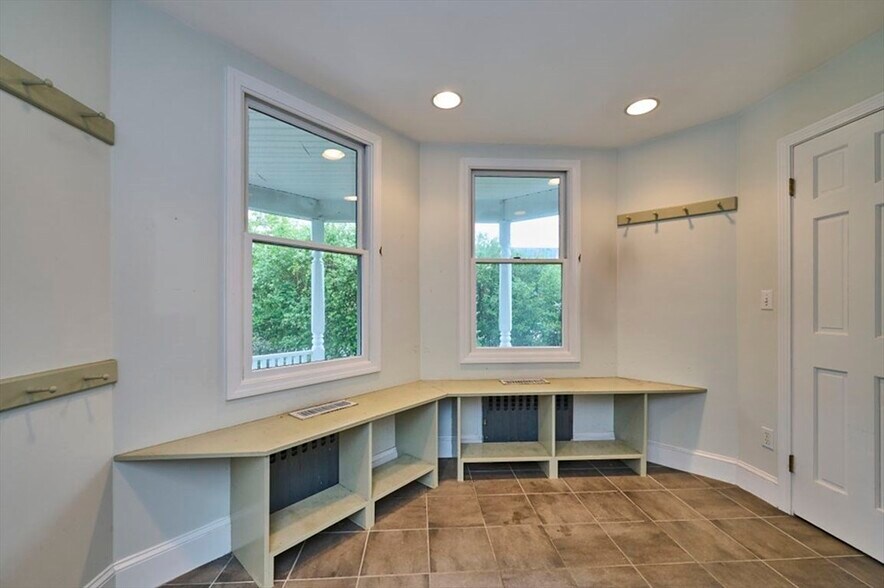 Building Photo - 16 Indiana Ter