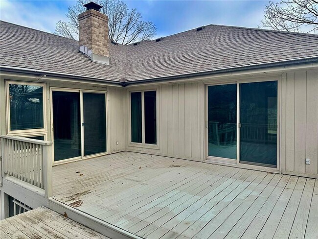 Building Photo - 4 Lois Ln