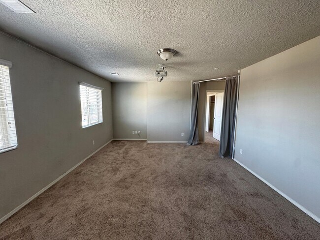 Building Photo - 8901 Eagle Hills Dr NW