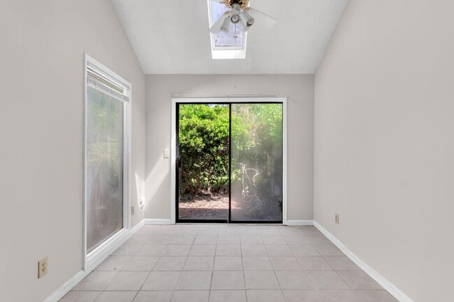 Building Photo - 2186 Spring Walk Ct