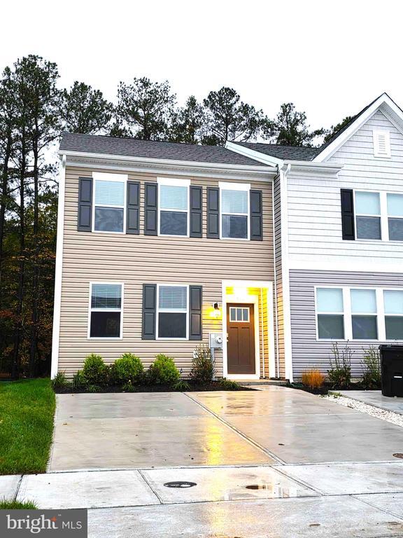 Building Photo - 822 Mersey Ln