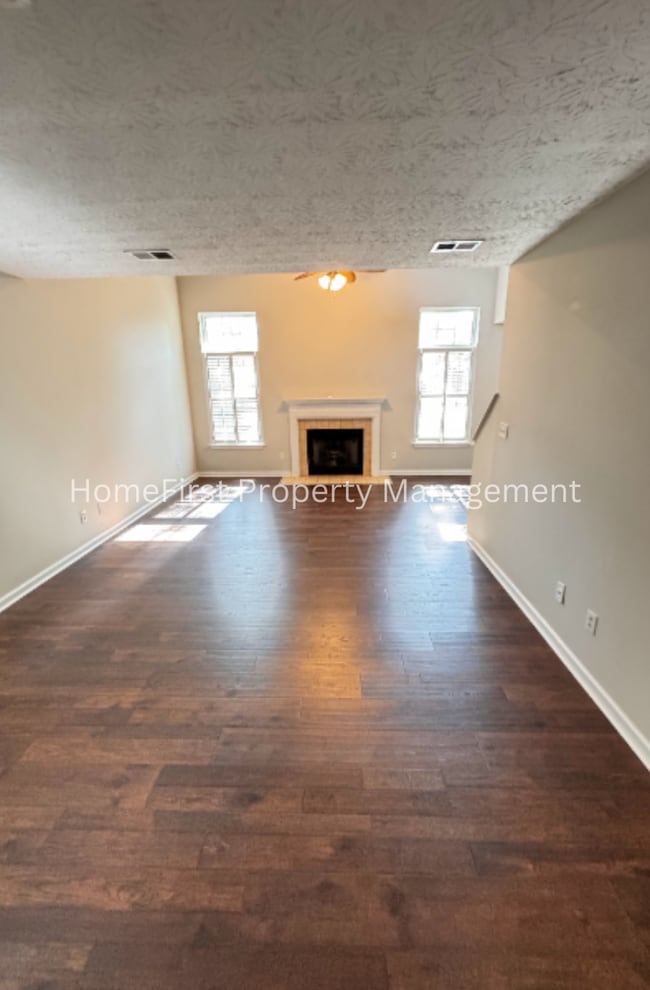 Building Photo - 860 Hidden Stream Dr