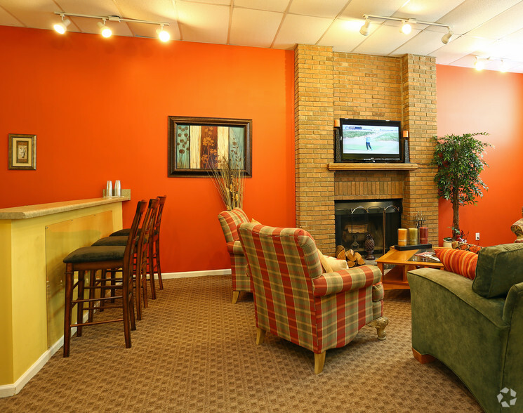 Interior Photo - Peachtree Place