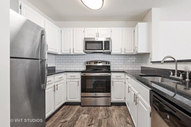 Building Photo - 431 Chopin Ct
