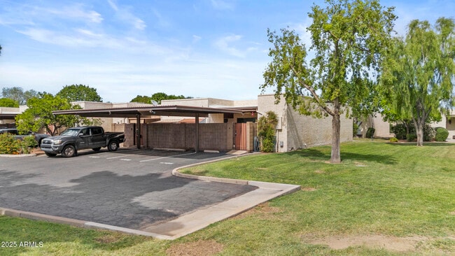 Building Photo - 1725 N Miller Rd