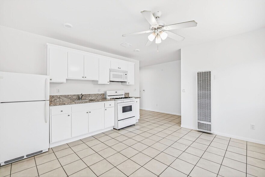 Building Photo - 319 Hermosa Ave