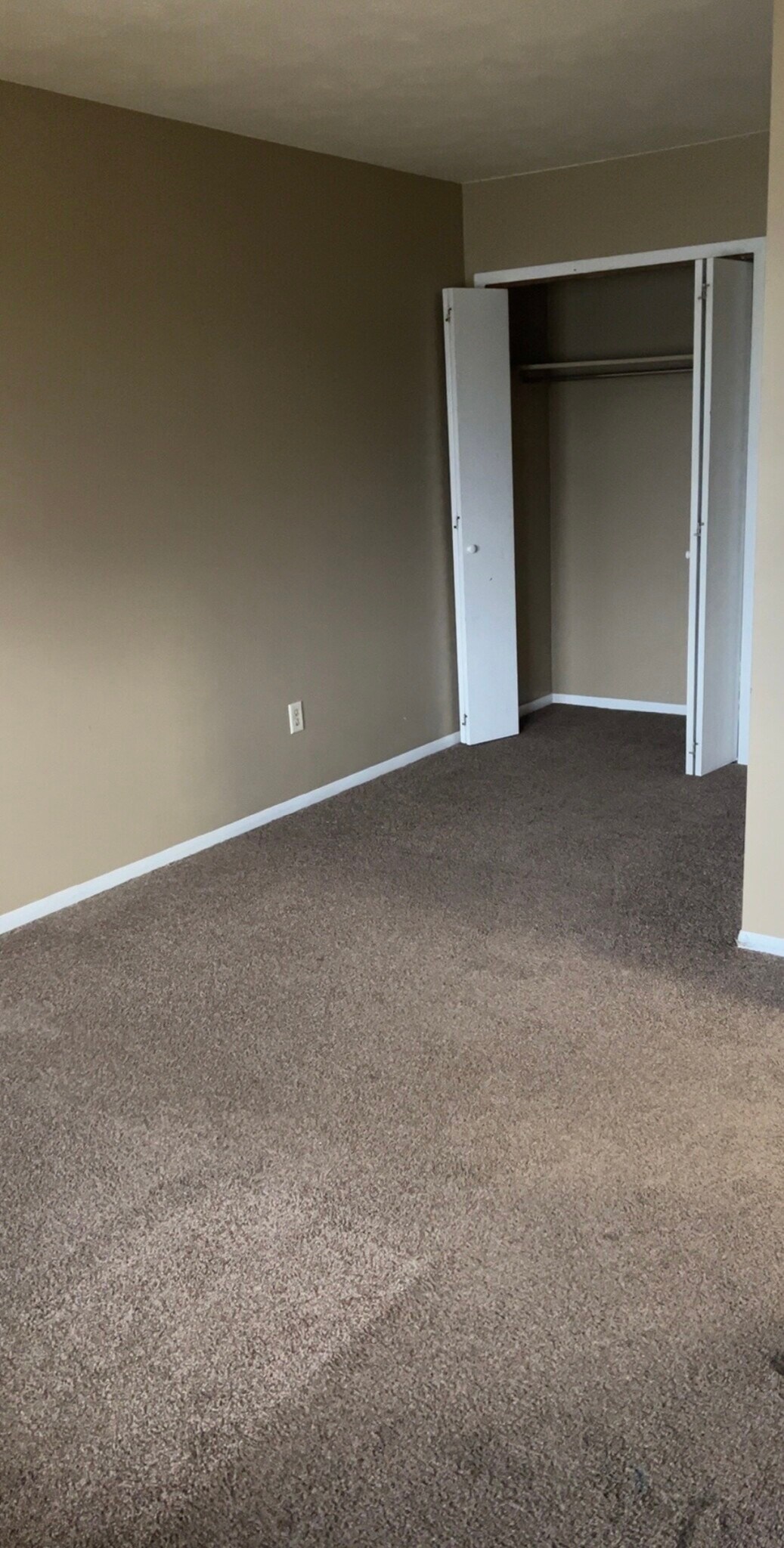 Building Photo - 803 Zollinger Rd