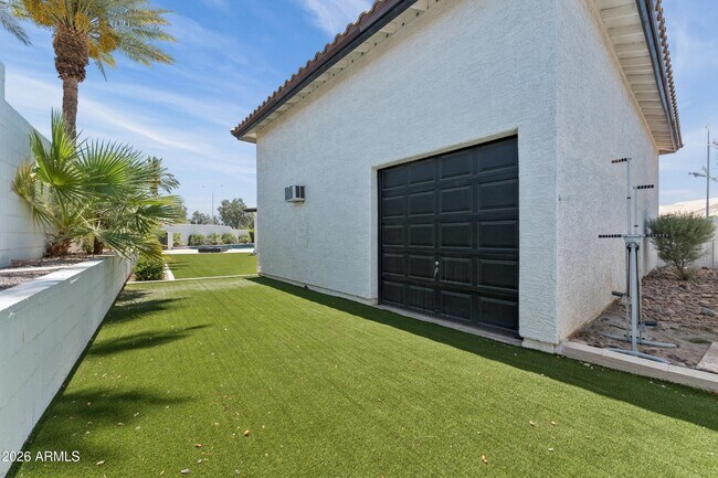Building Photo - 3016 W Ironwood Cir