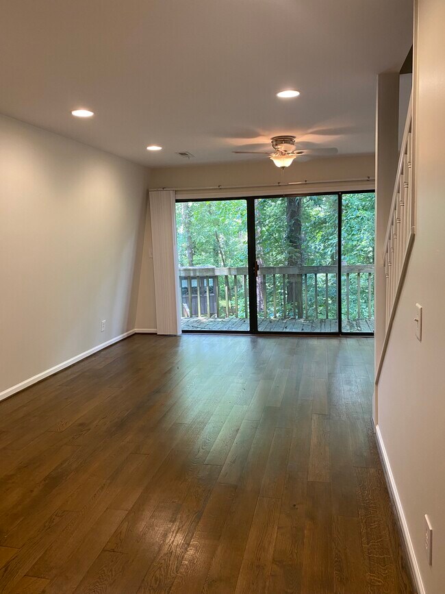 Building Photo - 3200 Rim Cove Dr