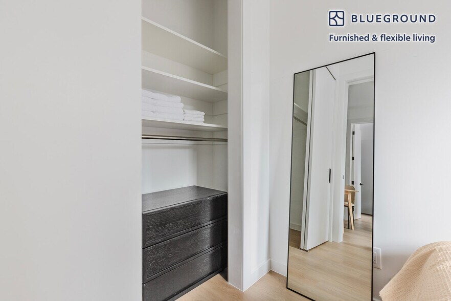 Building Photo - 250 Union Ave