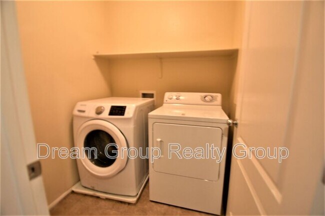 Building Photo - 10584 W Moultrie Ave