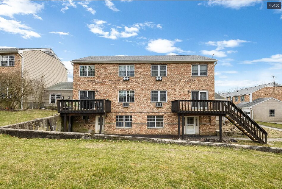 Building Photo - 41 Whisconier Vlg