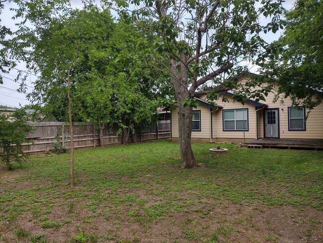 Building Photo - 707 STURGEN DR.
