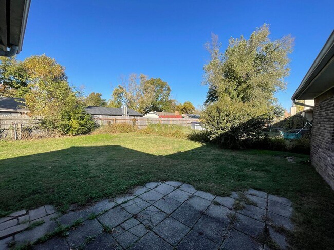 Building Photo - Beautifully Maintained Single-Level Home