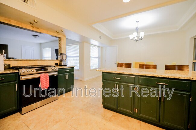 Building Photo - 505 Beach Dr