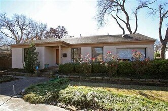 Building Photo - 515 Brookhurst Dr