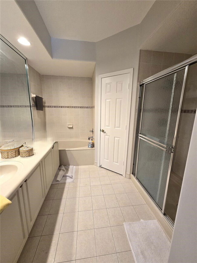 Building Photo - 4874 NW 111th Ct