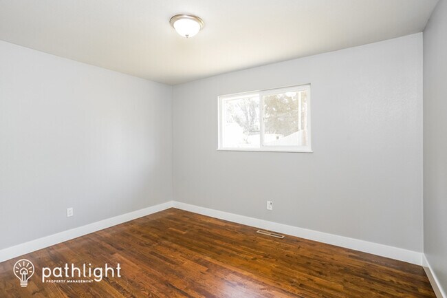 Building Photo - 718 N Kingsley Dr, Colorado Springs, CO, 8...