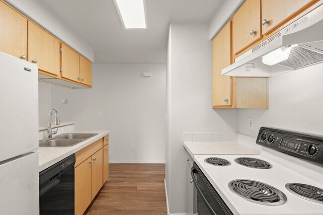 Building Photo - 4270 SW 159th Ave