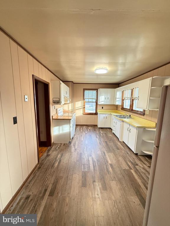 Building Photo - 11 Strawberry Ln