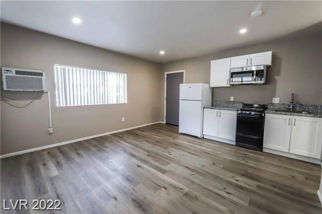 Interior Photo - LOMA Apartments