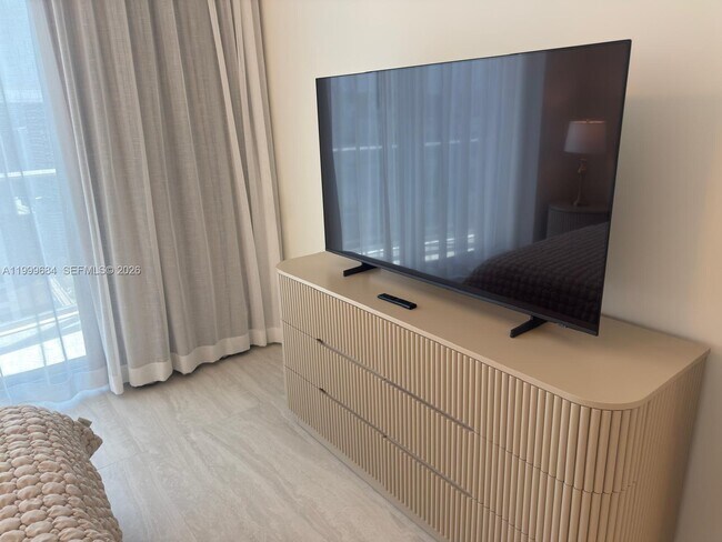 Building Photo - 77 SE 5th St