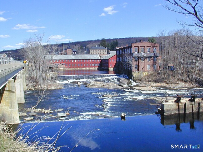 Building Photo - 59 Bridge St