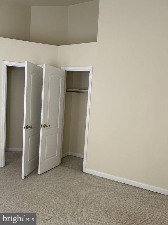 Building Photo - 2822 Laura Gae Cir