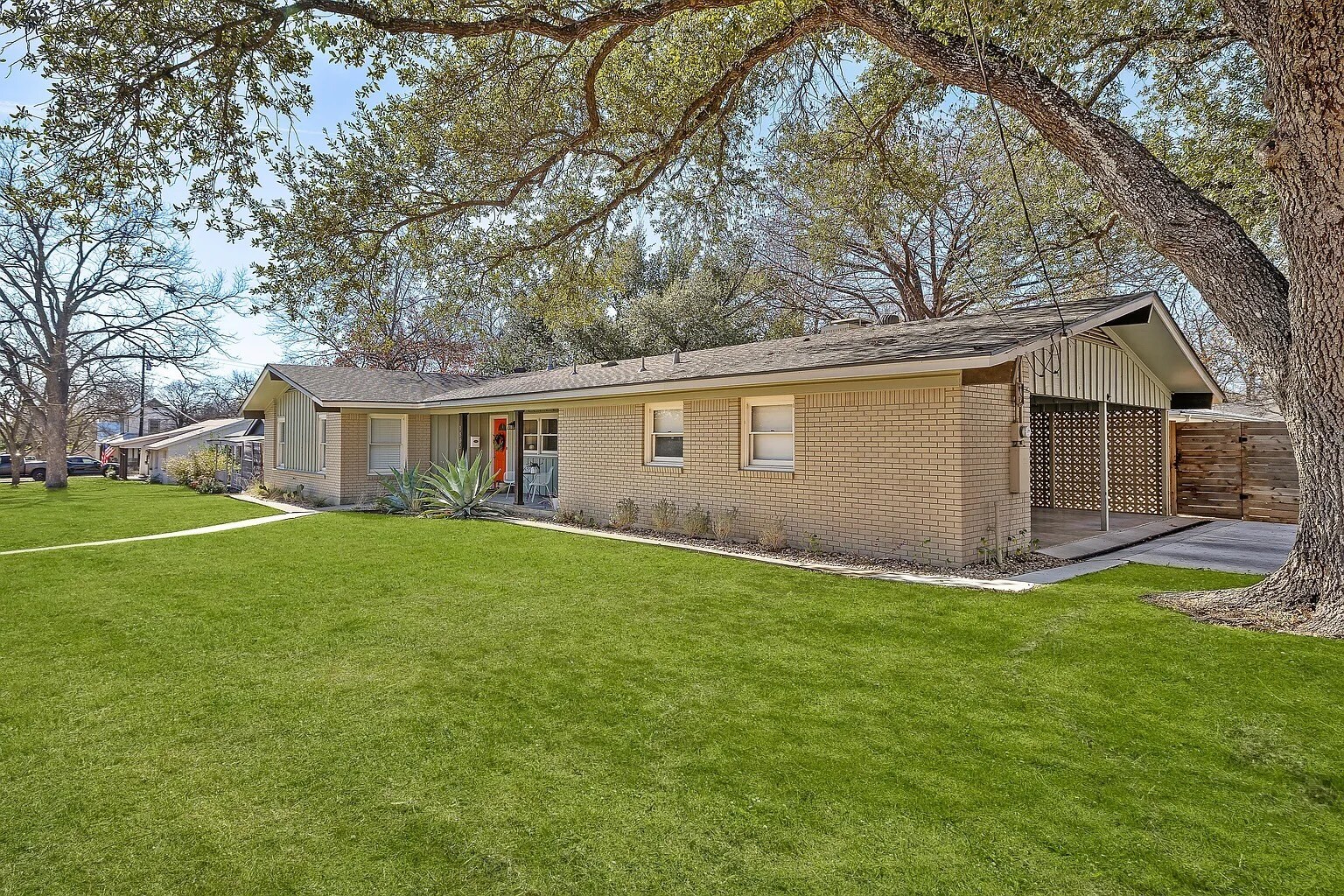 Building Photo - 1802 Hutto Rd